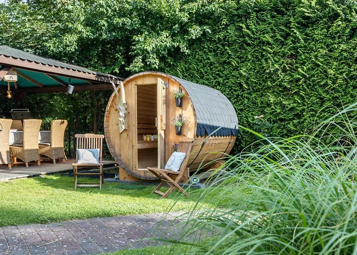 Traumhaus Whirlpool Sauna Grill Hamburg